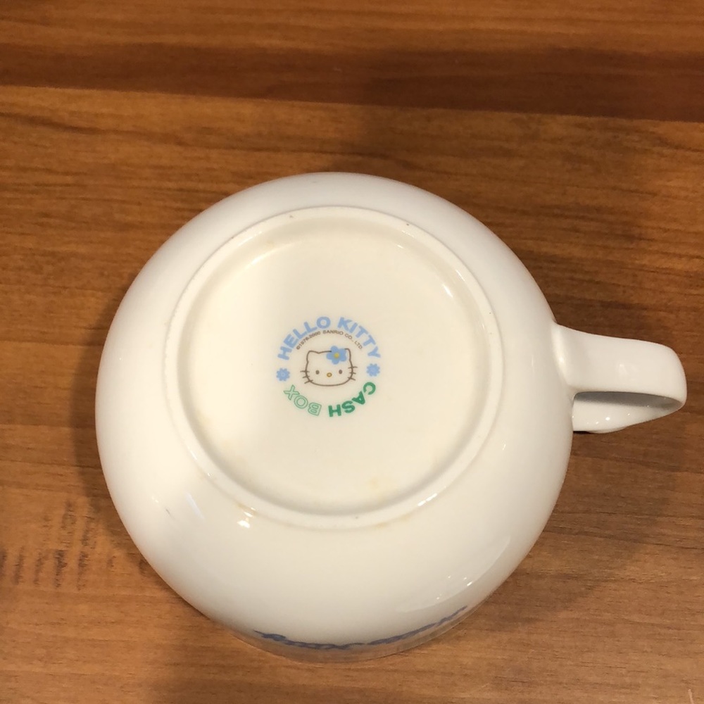 Sanrio Hello Kitty Large Ceramic Soup Mug with Lid - Picture 5 of 5